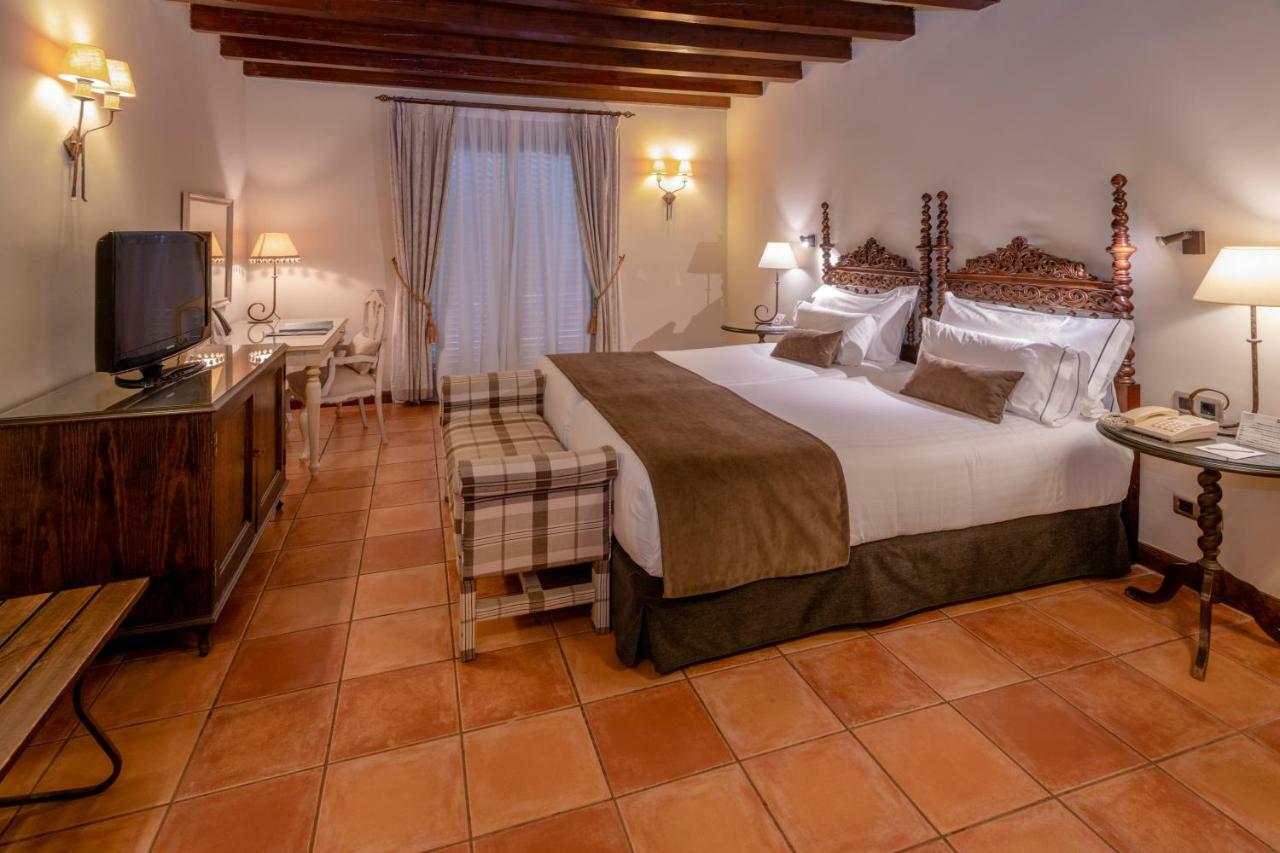 Gran Hotel Rey Don Jaime Castelldefels Εξωτερικό φωτογραφία